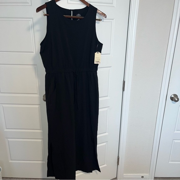 St. John's Bay Dresses & Skirts - NWT St. John Bay Active Dress, Black, Petite Large